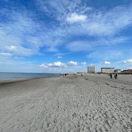 רוסטוק Exclusive Fewo In Warnemuende, 150M To The Beach, 2 Bathrooms, 2 Bedrooms, Sauna, Wifi And Much More. מראה חיצוני תמונה