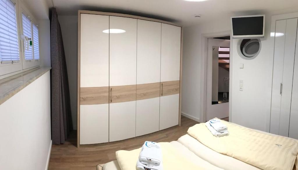 רוסטוק Exclusive Fewo In Warnemuende, 150M To The Beach, 2 Bathrooms, 2 Bedrooms, Sauna, Wifi And Much More. מראה חיצוני תמונה