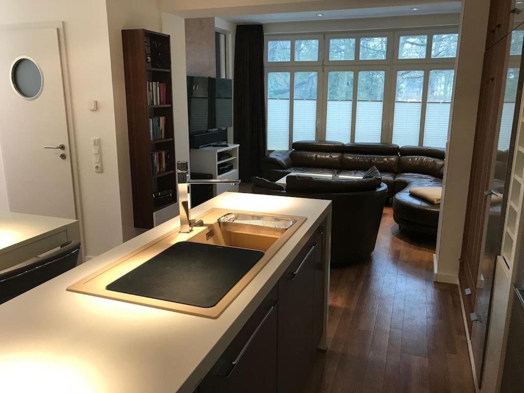 רוסטוק Exclusive Fewo In Warnemuende, 150M To The Beach, 2 Bathrooms, 2 Bedrooms, Sauna, Wifi And Much More. מראה חיצוני תמונה