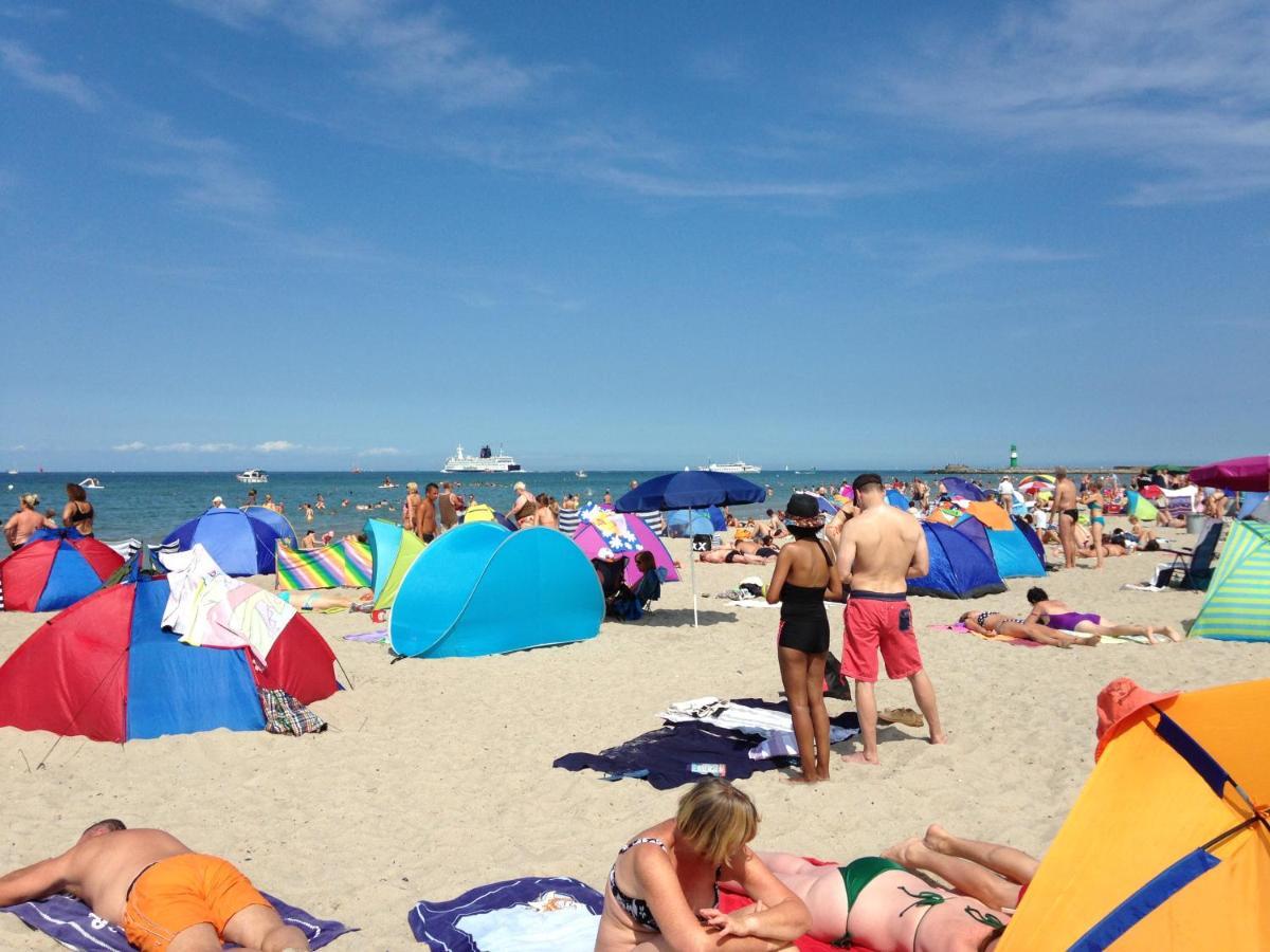 רוסטוק Exclusive Fewo In Warnemuende, 150M To The Beach, 2 Bathrooms, 2 Bedrooms, Sauna, Wifi And Much More. מראה חיצוני תמונה
