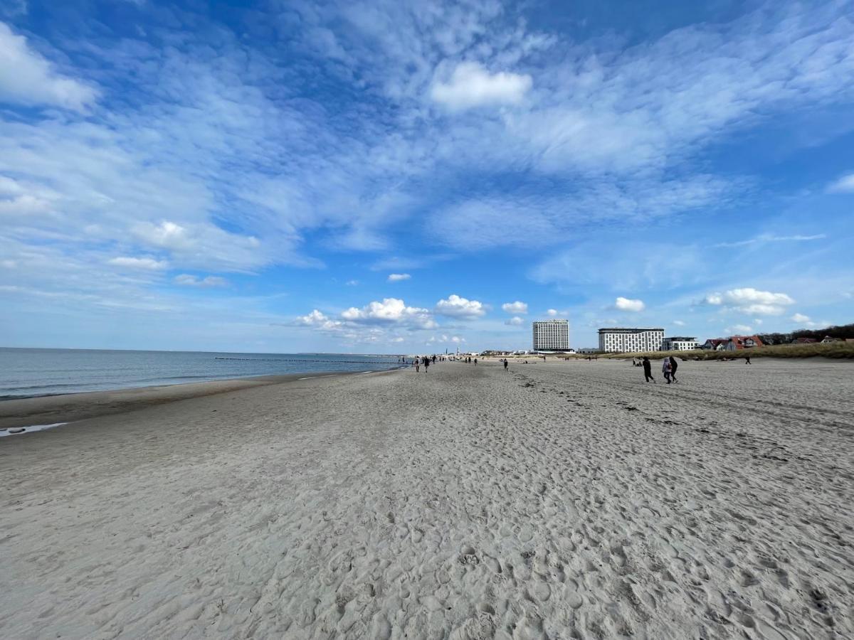 רוסטוק Exclusive Fewo In Warnemuende, 150M To The Beach, 2 Bathrooms, 2 Bedrooms, Sauna, Wifi And Much More. מראה חיצוני תמונה